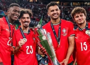 爱游戏官方入口-葡萄牙爆冷里昂，罗本一己之力扛起全队