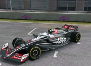 爱游戏在线-索伯车队逆转哈斯车队，塞恩斯惊艳四座