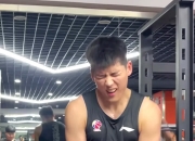 爱游戏入口-广东宏远遭遇挑战：与新疆队争夺顶级位置