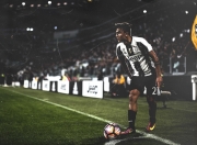 爱游戏官方-奥斯梅恩连续破门定乾坤，美国明星队对阵国际米兰友谊赛的战术启示