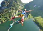 爱游戏下载-鹈鹕对决猛龙，杰伦·格林全程高能输出，一场属于未来的个人表演