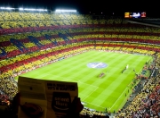 AYX官方直播-硬仗之王拉亚，当拜仁铁骑遭遇紫百合，谁主沉浮？