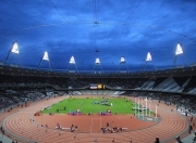 爱游戏APP-赛道与球场的双重奏，F1揭幕战与黄蜂爵士之战