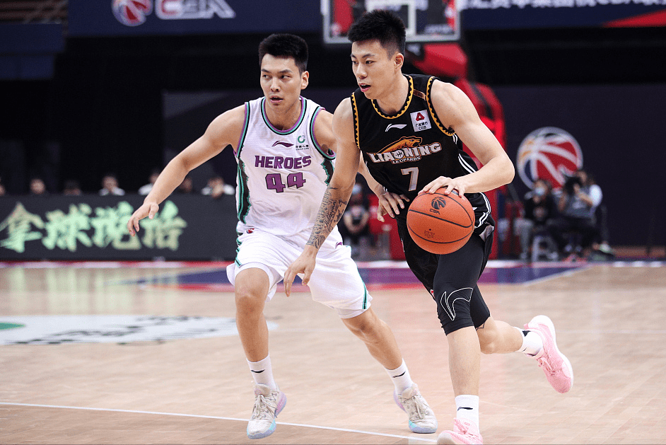 马刺横扫北京队，陶汉林状态火热