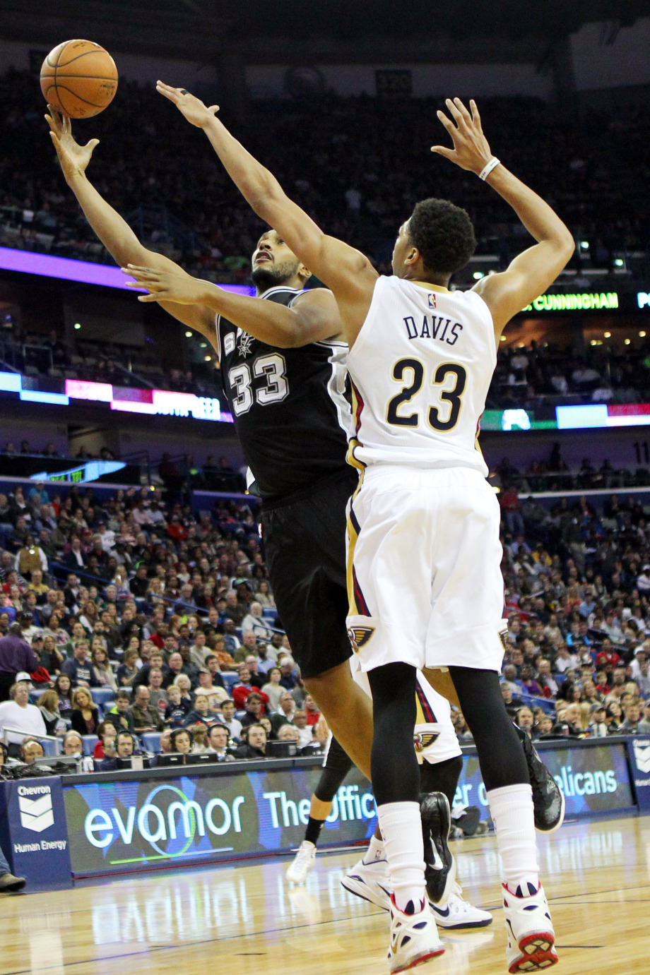 马刺碾压雄鹿,浓眉哥高光表现 马刺碾压雄鹿,浓眉哥高光表现