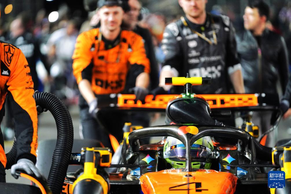 索伯车队完胜威廉姆斯，维斯塔潘带队取胜
