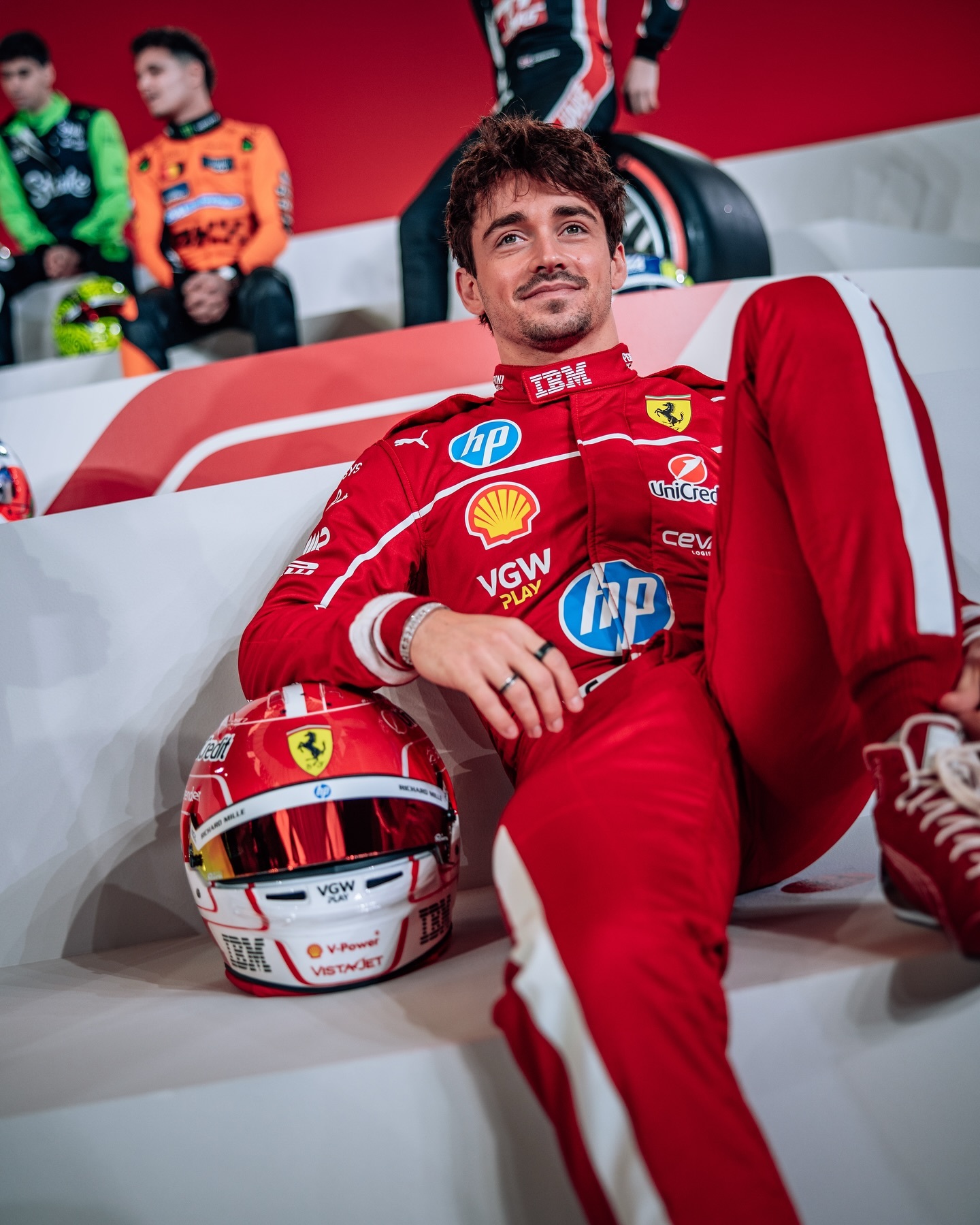 红牛车队轻取哈斯车队,汉密尔顿刷新纪录 红牛车队轻取哈斯车队,汉密尔顿刷新纪录