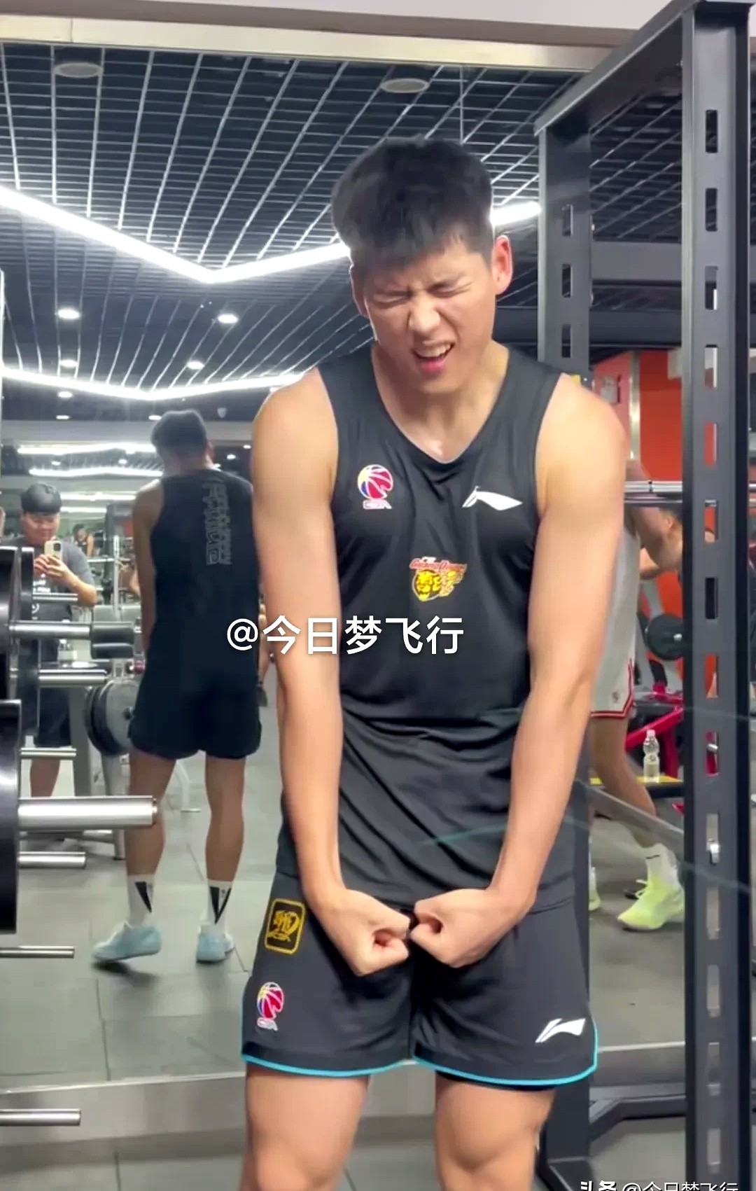 广东宏远遭遇挑战:与新疆队争夺顶级位置 广东宏远遭遇挑战:与新疆队争夺顶级位置