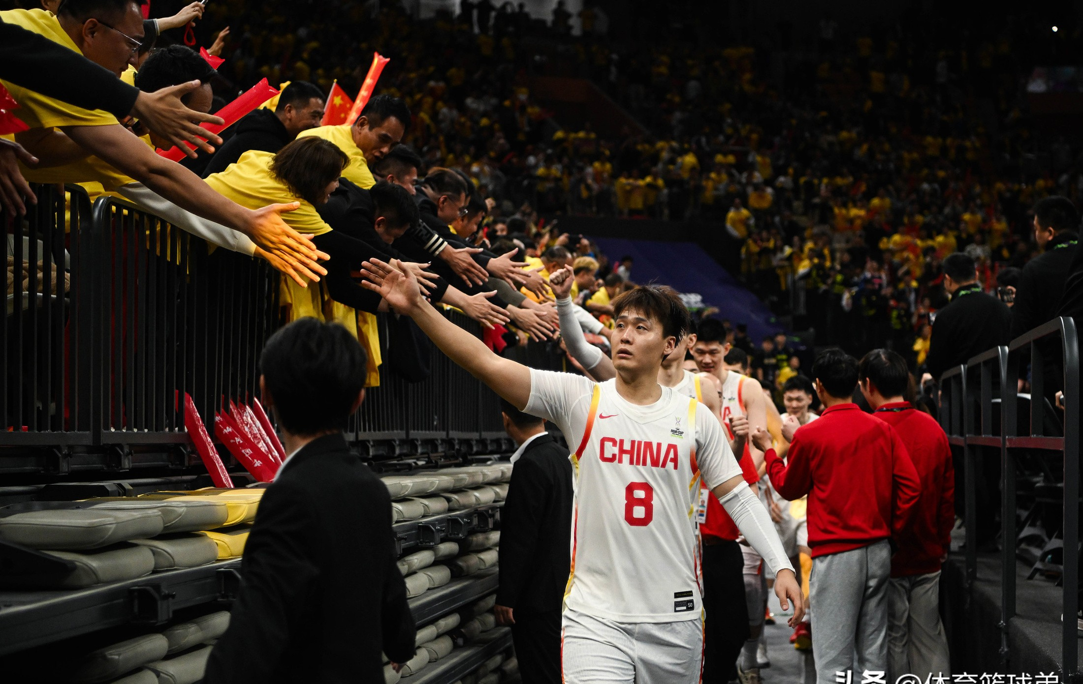 外援大放异彩,引领球队获胜 外援大放异彩,引领球队获胜