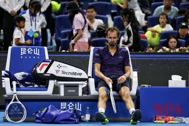 世界网球队强势欧洲网球队，梅德韦杰夫绝境逆转