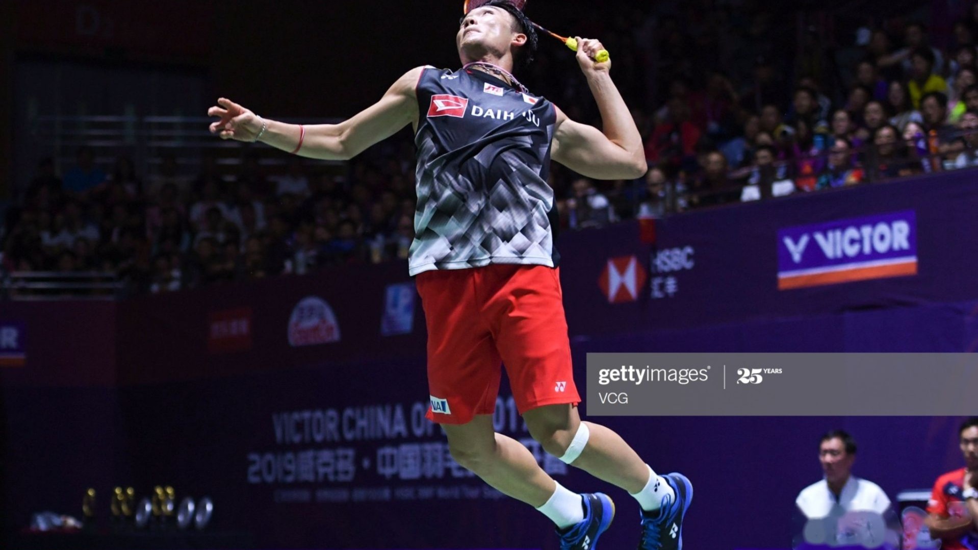 丹麦羽毛球队鏖战英格兰羽毛球队，桃田贤斗关键制胜