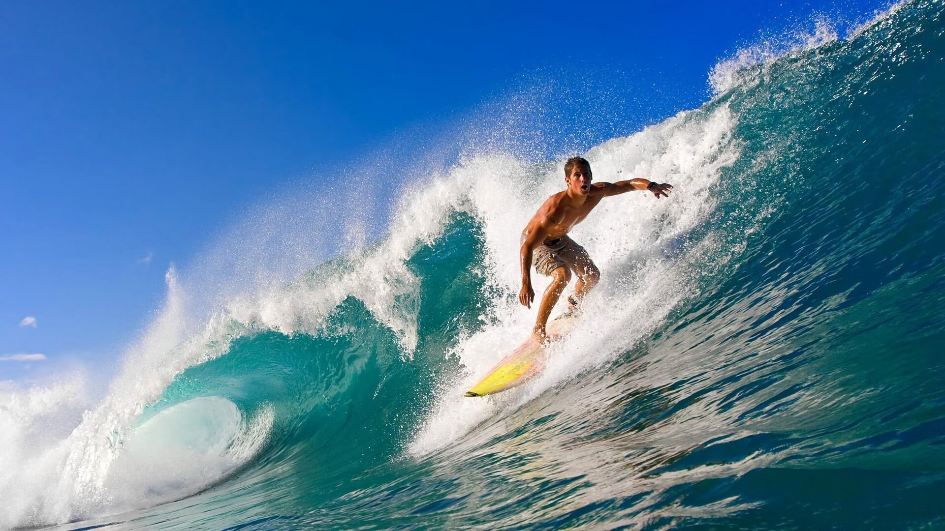 芬兰巅峰对决，里昂加冕之夜，克瓦拉茨赫利亚的里程碑传奇