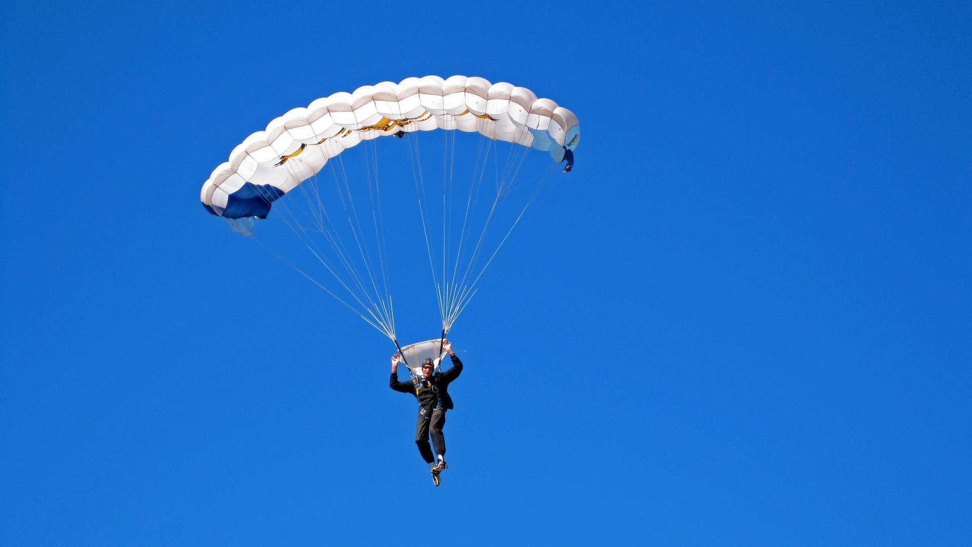 赛道之外，棋盘之上，楚阿梅尼的完美争冠之夜