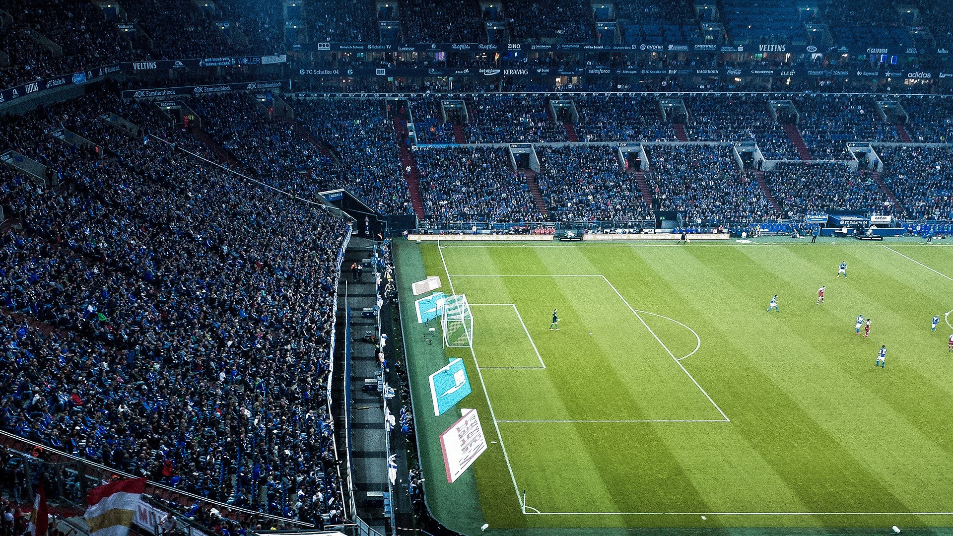 深圳队连续得分压制篮网,乔治成为关键先生