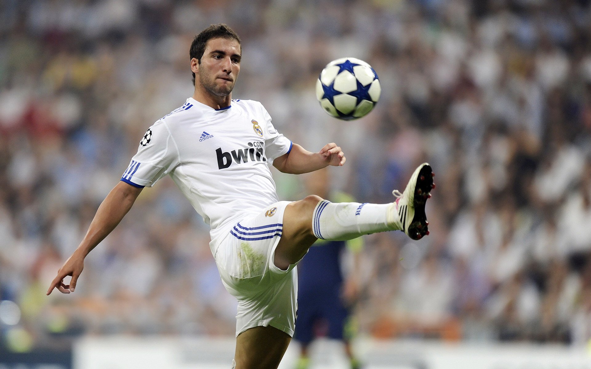 弗拉霍维奇,NBA季后赛之夜,欧洲锋霸的非典型杀伤艺术